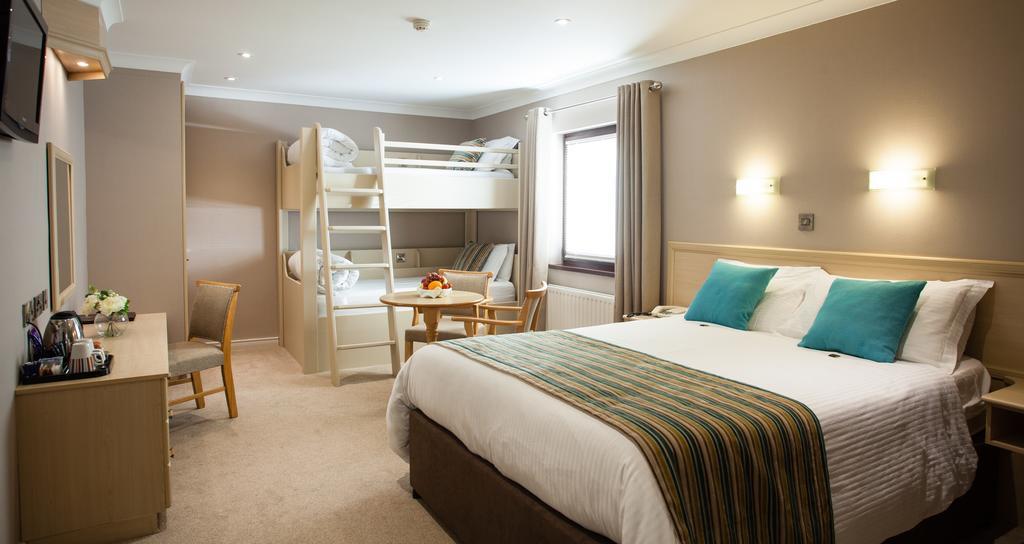 The Lodge Hotel Coleraine Esterno foto