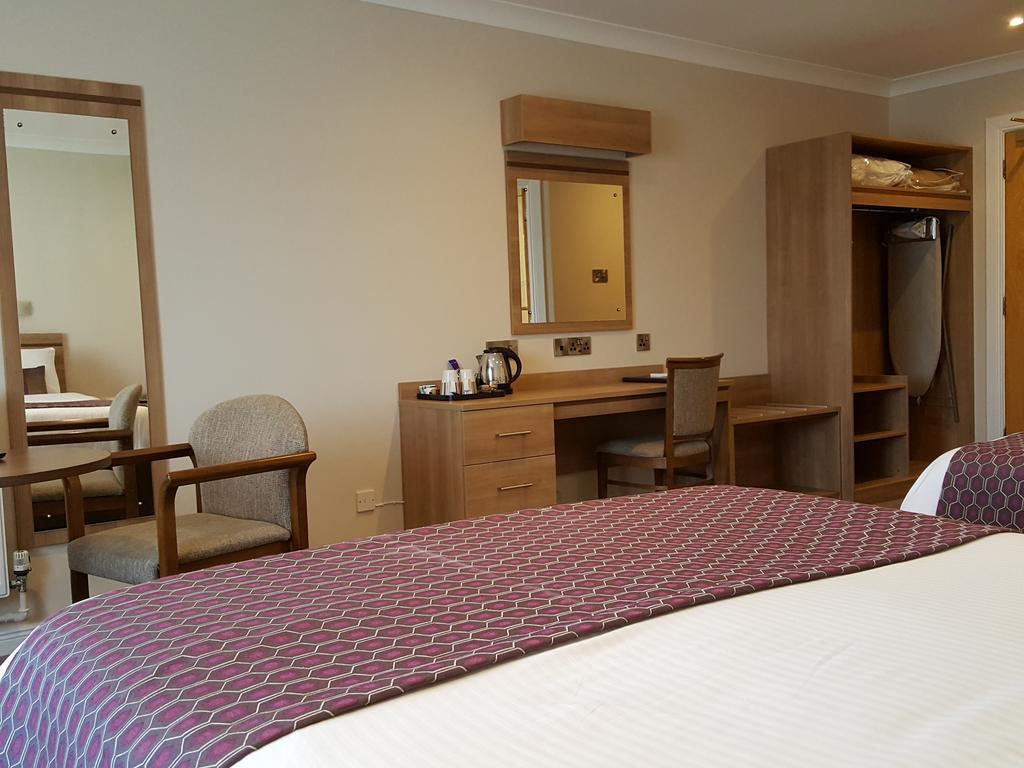 The Lodge Hotel Coleraine Esterno foto