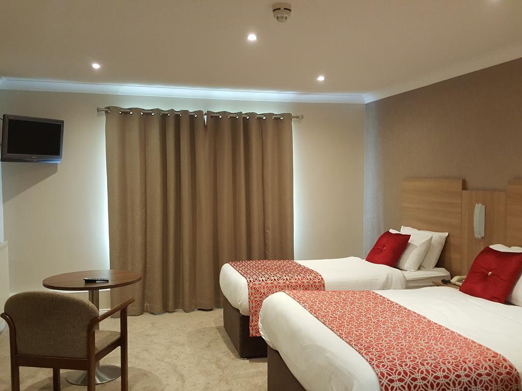 The Lodge Hotel Coleraine Esterno foto