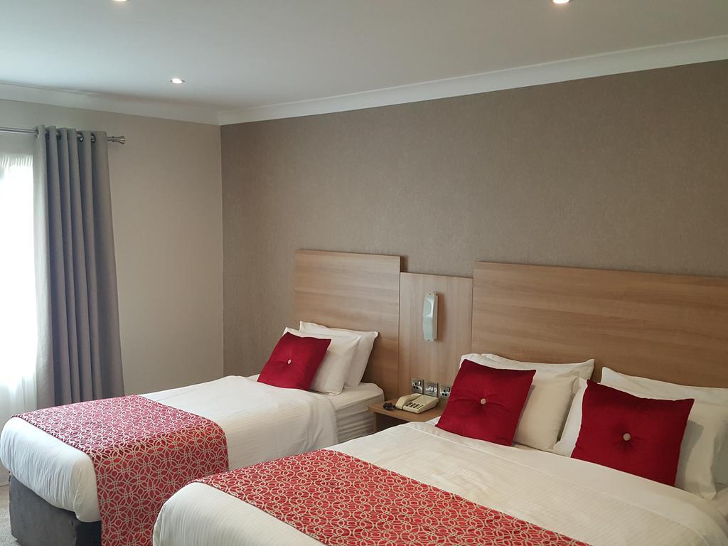 The Lodge Hotel Coleraine Esterno foto