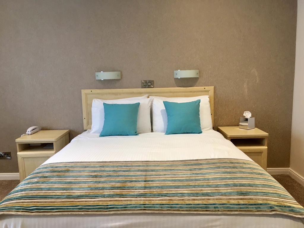 The Lodge Hotel Coleraine Esterno foto