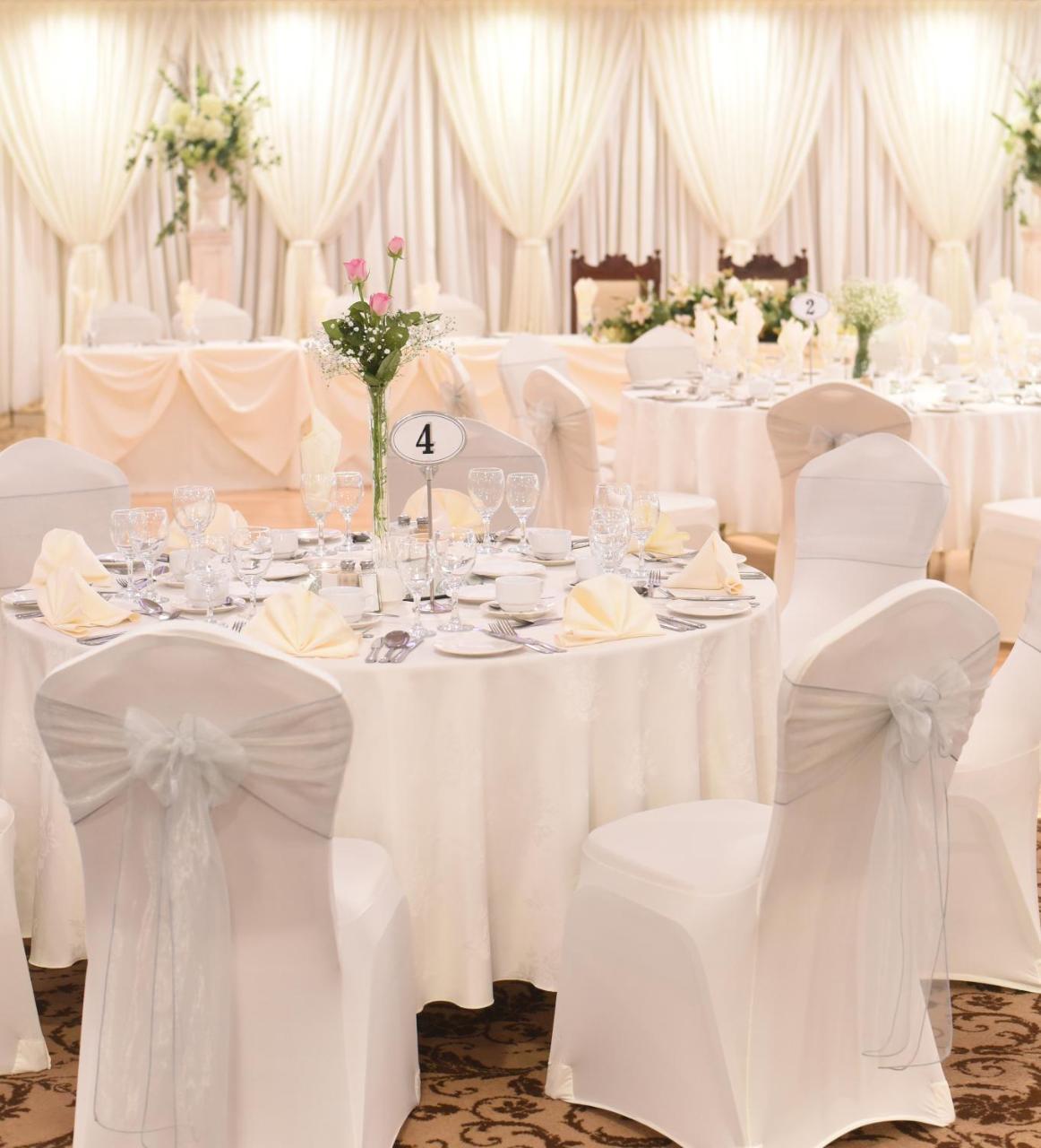 The Lodge Hotel Coleraine Esterno foto